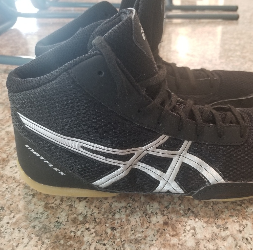 Mens Asics Wrestling shoes